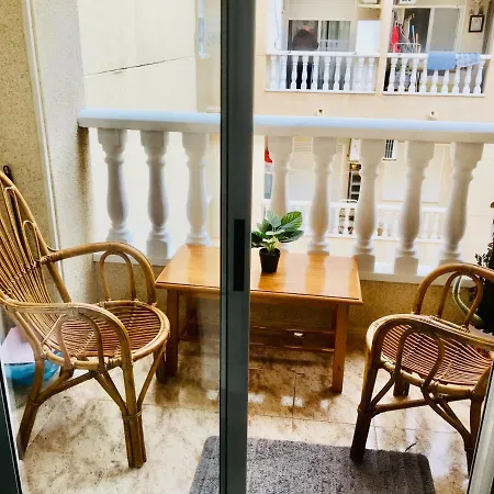 Compartido - Solo El Es Privado Alloggio in famiglia Torrevieja