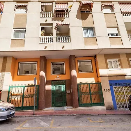 Compartido - Solo El Es Privado * Torrevieja