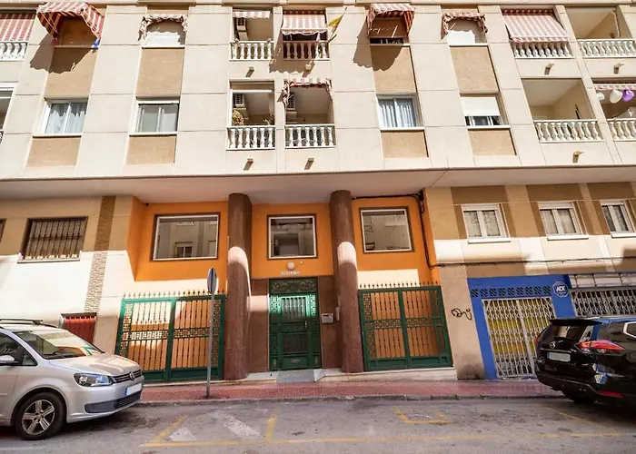 Compartido - Solo El Es Privado * Torrevieja